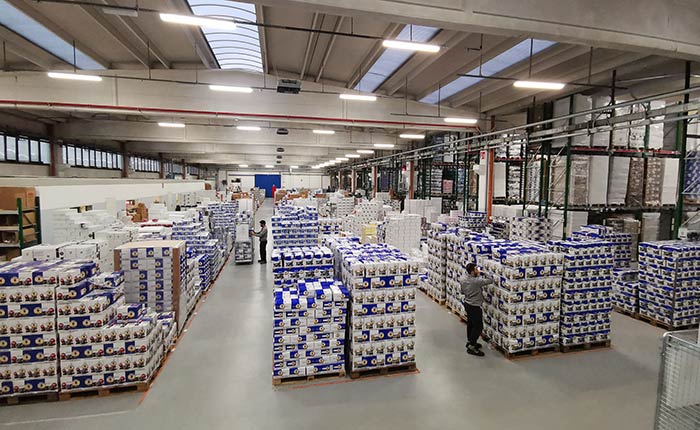5.000 m2 großen Lagers